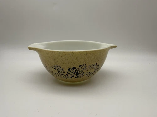 VINTAGE ~Cinderella~ Pyrex Corning Bowl 441 Homestead  750 ml