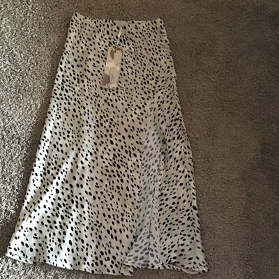 NWT MICA SZ MED LEOPARD PRINT 3/4 skirt w/ SLIT