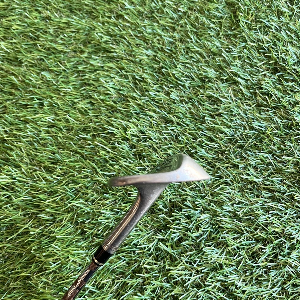 Wilson Staff FG Tour CNC Milled Gap Wedge 52° 8 Bounce Steel Wedge Flex Left - Image 3 of 4