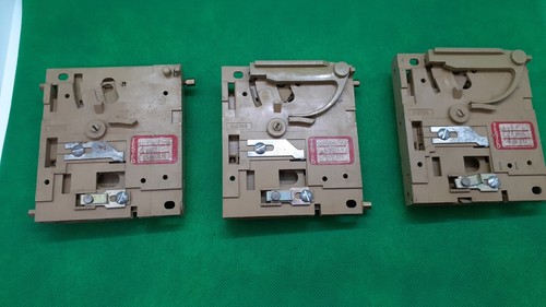 Lot of 3 .882 token acceptors Good Condition  -=SUPERFAST SHIPPING=- - Picture 4 of 4