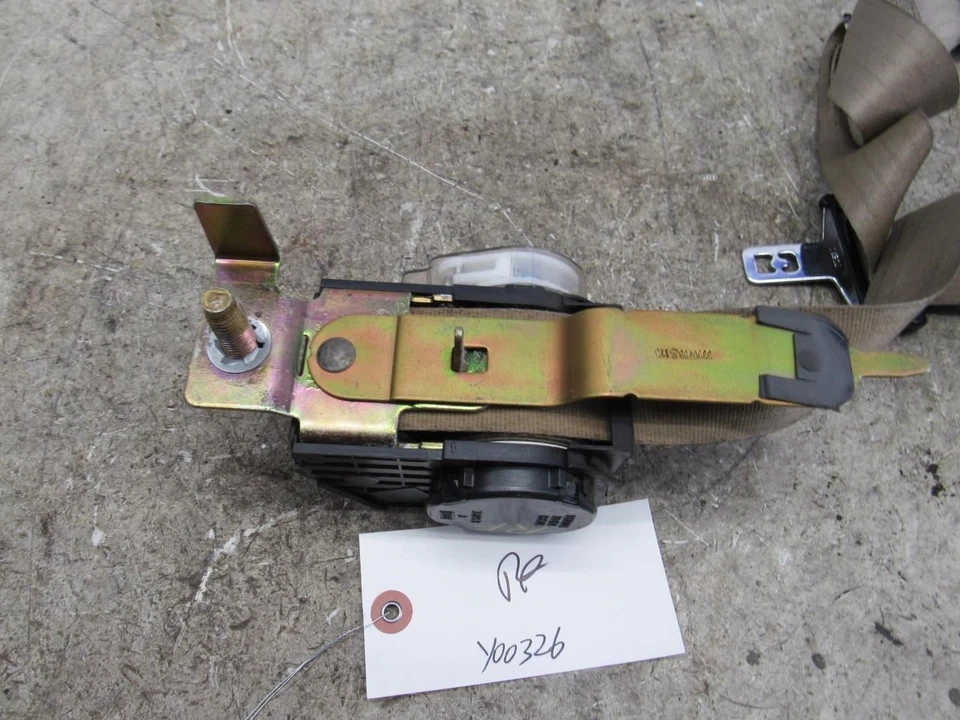 2000 Lincoln Navigator right passenger side front seat belt retractor assembly Foto 3 de 4