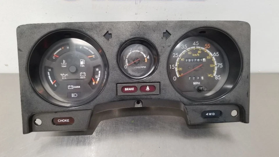 Toyota Land Cruiser FJ60 1987 4,2 L MT velocímetro cuadro de instrumentos 8310090A10 Foto 2 de 4