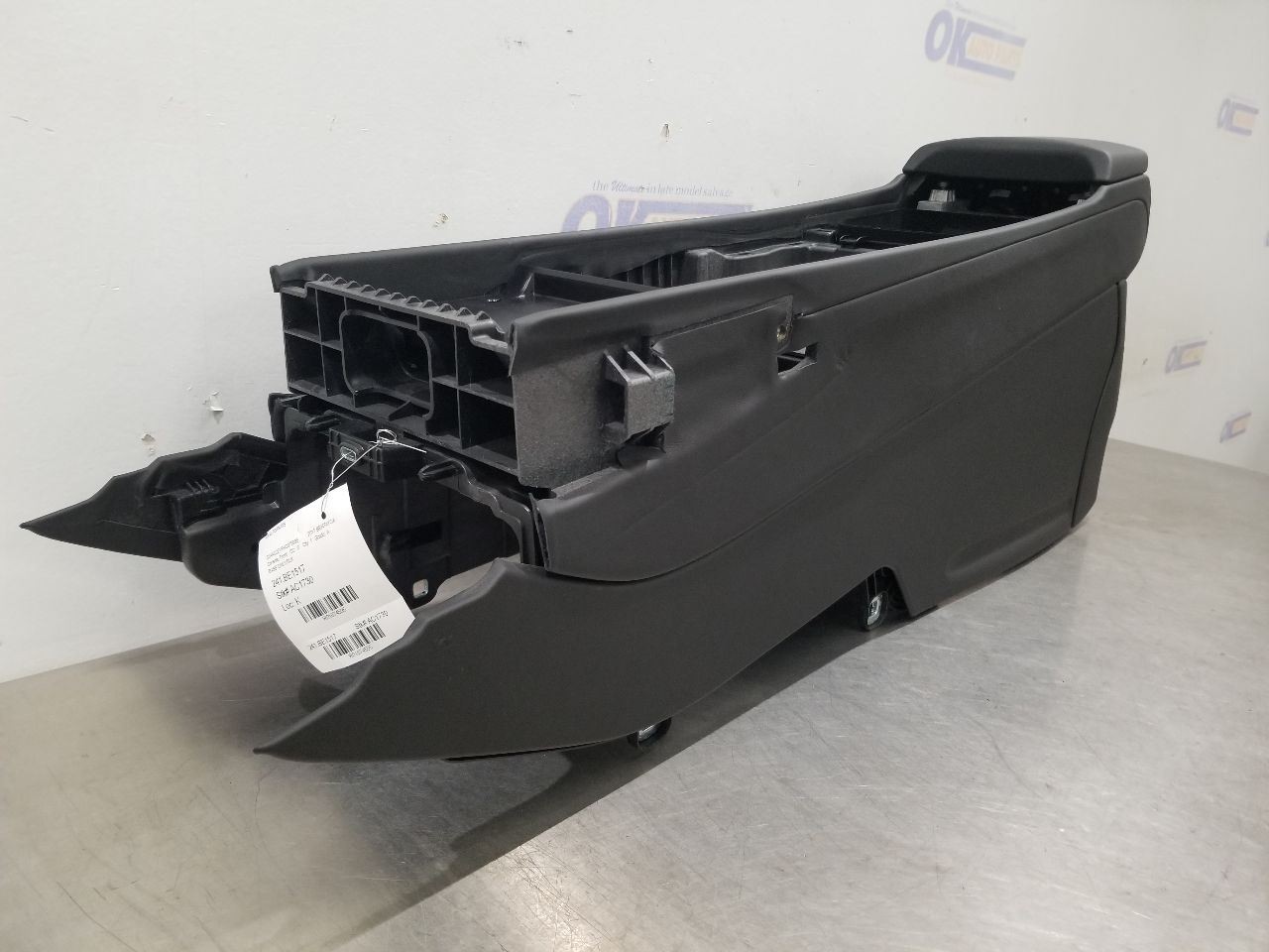 17 BENTLEY BENTAYGA FRONT FLOOR CENTER CONSOLE BASE BLACK LEATHER 36B863115A