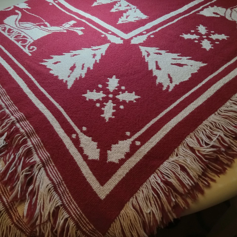 Vintage Holiday Horse Sleigh Jacquard Throw Blanket Fringe 50x60 Red/Beige - Image 3 of 4