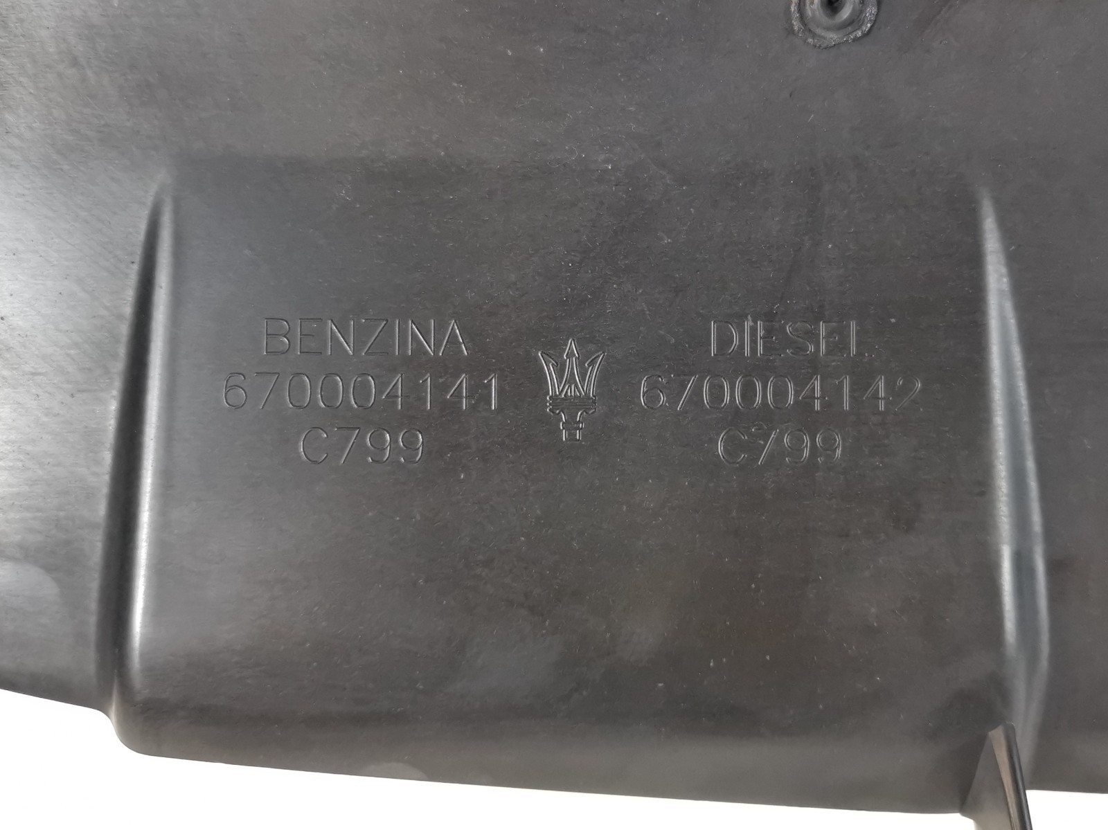 Maserati Ghibli S Q4 3.0 L 2014 Front Radiator Air Guide Deflector Intake OEM
