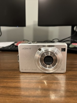 Sony Cyber-shot DSC-W100 8.1MP Digital Camera - Silver NOT TESTED/FOR PARTS