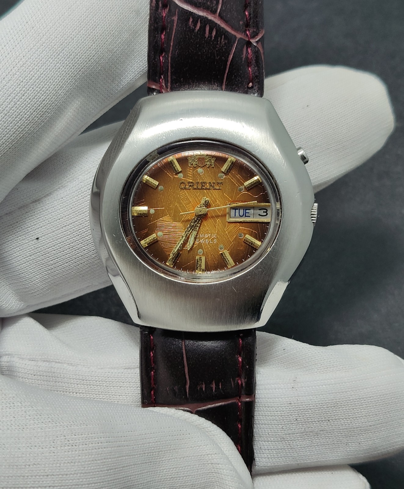 Vintage Orient Automatic ''Rust Orange Dial'' Day… - image 3