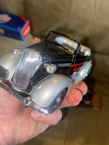 1937 Chevrolet Convertible, 1:25 Scale. Coin Bank w/Lock. Die Cast Metal - Picture 3 of 5