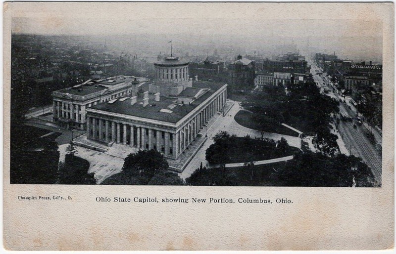 B&W Photo Postcard: Ohio State Capitol showing New Portion, Columbus
