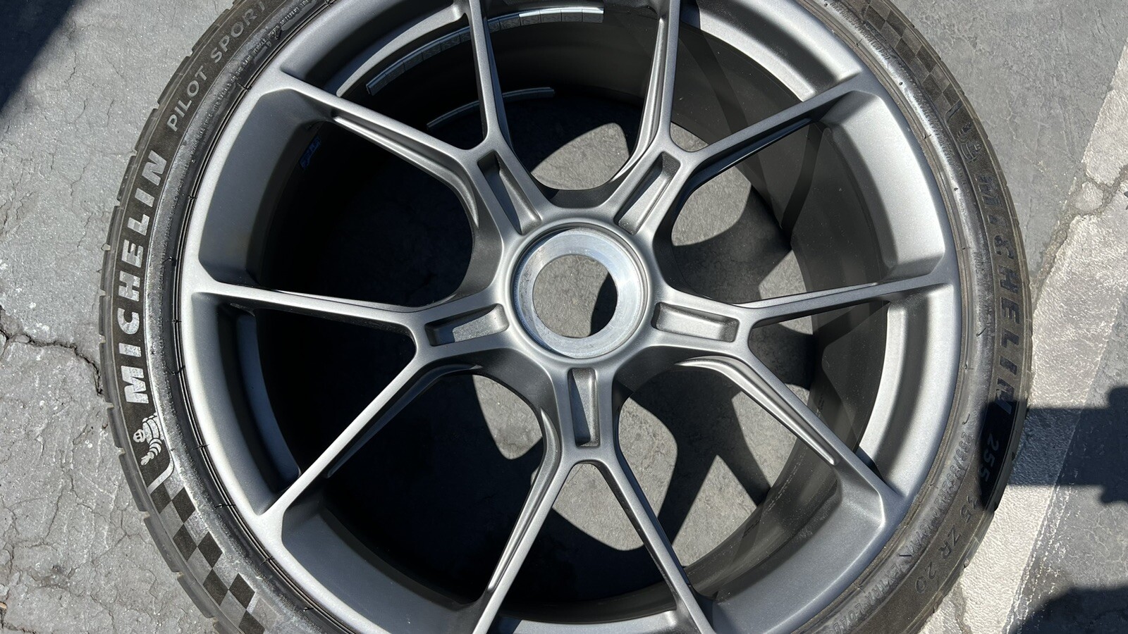 Porsche 911 GT3 2022 FRONT Wheel