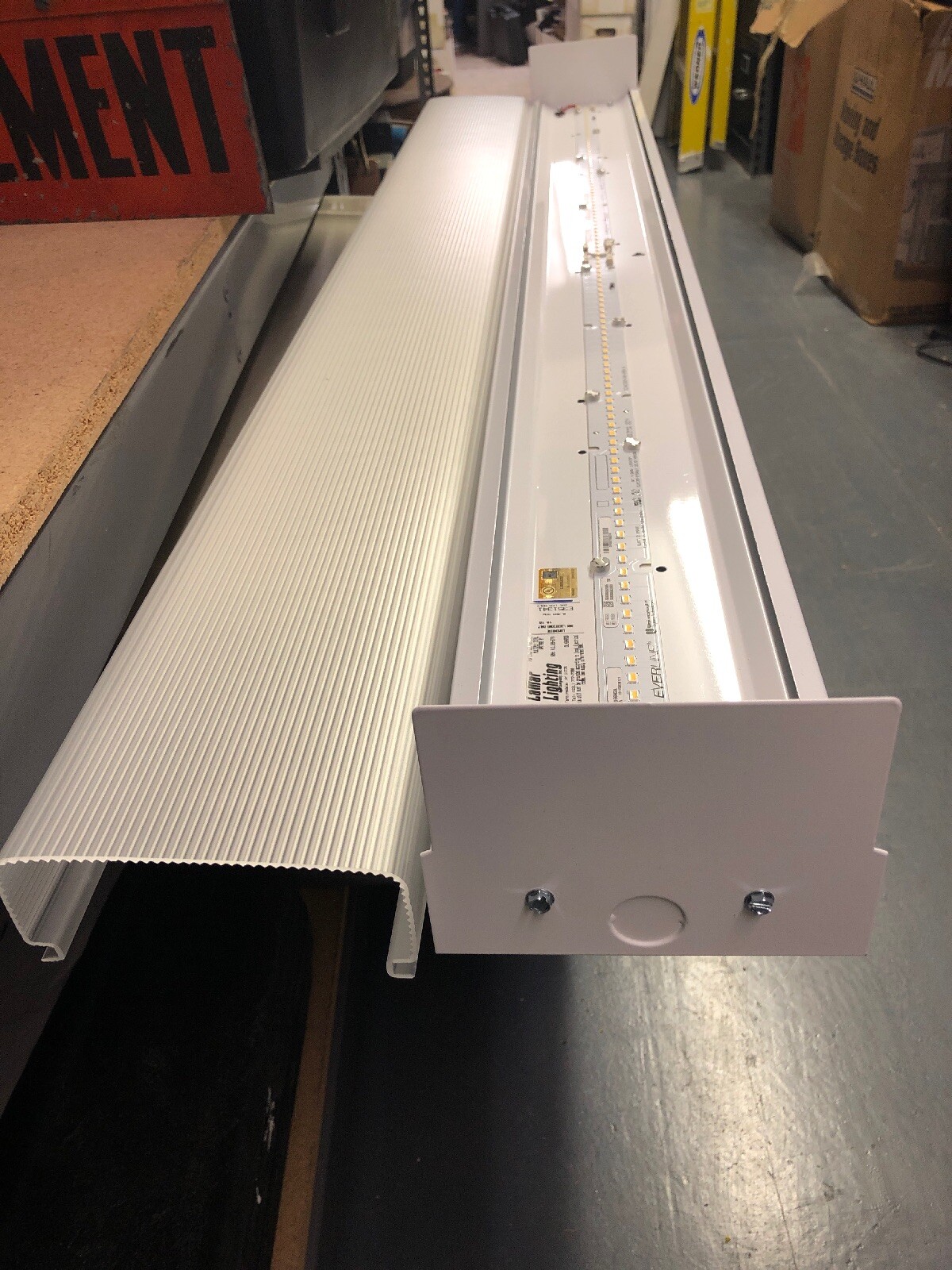 Lamar Lighting DLL Series LED Light 4 foot DLL48HRA50 Brand New