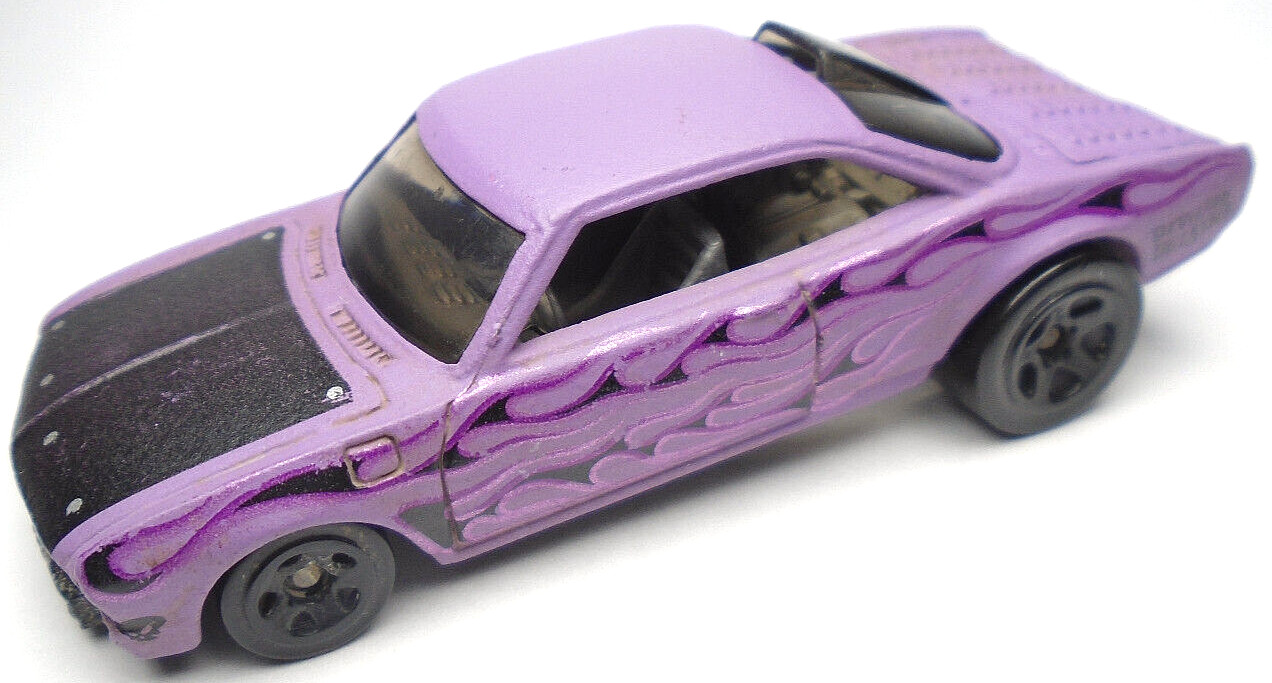 2005 HOT WHEELS VAIRY 8 PURPLE 1:64 DIECAST 3" CAR WITH BLACK & PINK FLAMES