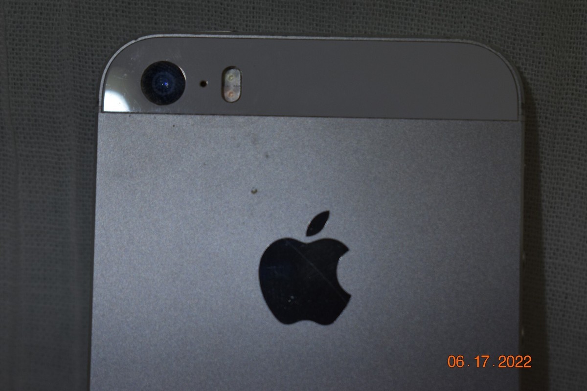 IPhone 5s Silver/White | eBay IPhone 5s Silver/White | eBay