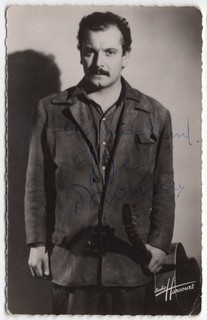 GEORGES BRASSENS. Portrait avec dédicace autographe. 1954. Studio Harcourt.