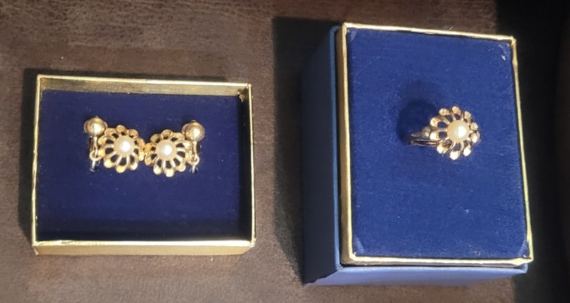Vintage Avon Flowerburst Clip Earrings and Ring