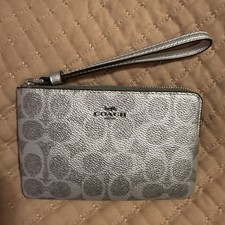 NEW Coach Corner Zip Wristlet in Signature Canvas - Gray/Silver CCK71
