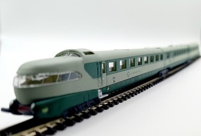 Spur Z Spur Hochgeschwindigkeitslok + Personenwagen Modelleisenbahn Zug