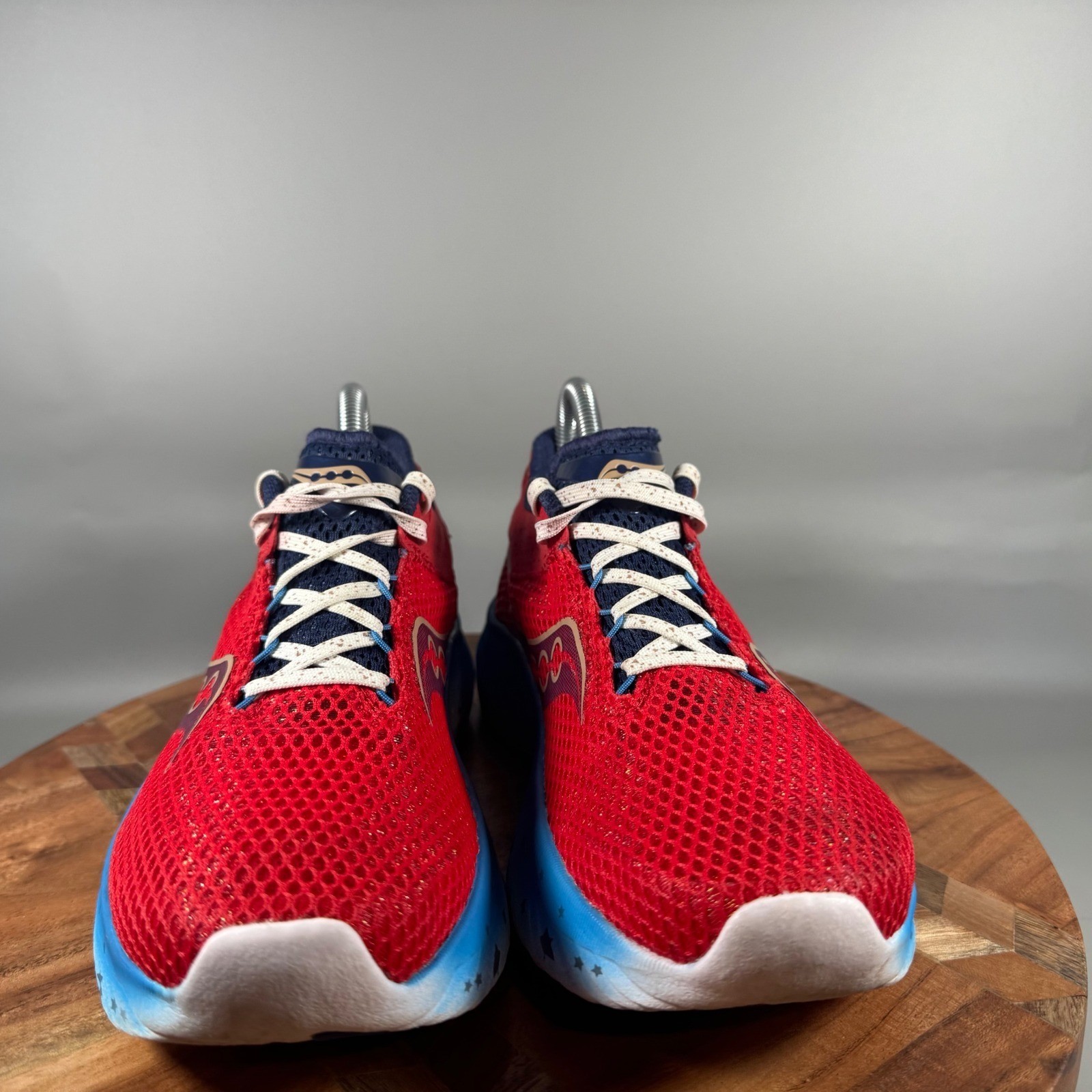 Saucony Kinvara 14 Womens 8 Red Navy Blue USA Stars Stripes Running Shoes thumbnail 2