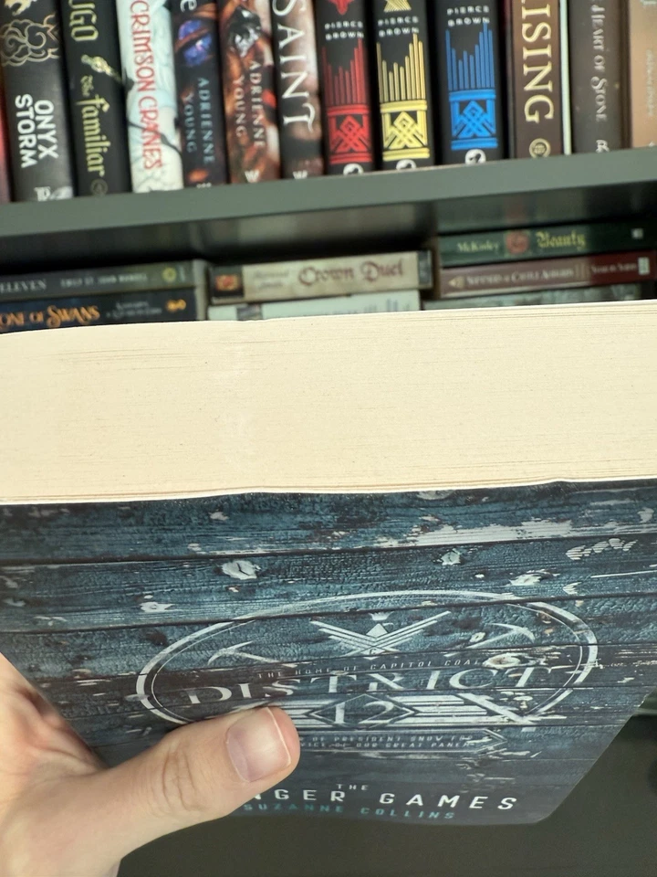 The Hunger Games and Mockingjay 10th Anniversary UK paperback by Suzanne Collins - Image 3 of 4