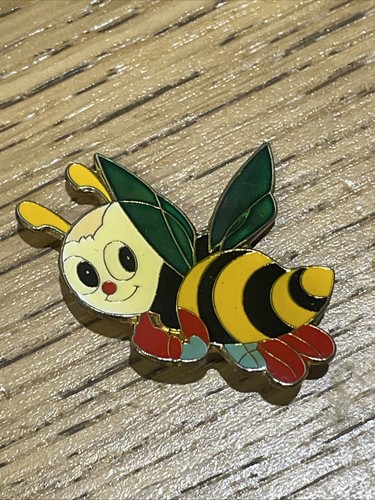 Brooch Pin Badge Bumble Bee Cute Wings Garden Animals Buzz Lapel X2 FREE POST - Picture 2 of 5