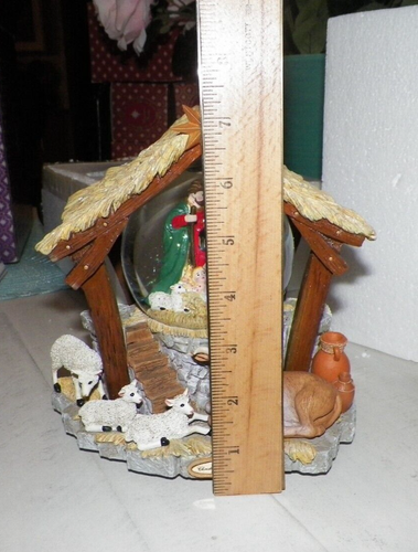 CHRISTOPHER RADKO HOME FOR THE HOLIDAYS ASLEEP IN THE MANGER SNOWGLOBE NIB - Picture 6 of 11
