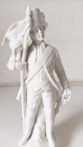 STATUINA/SOLDATO NAPOLEONICO IN CERAMICA CAPODIMONTE - DA COLLEZIONE - Picture 7 of 8