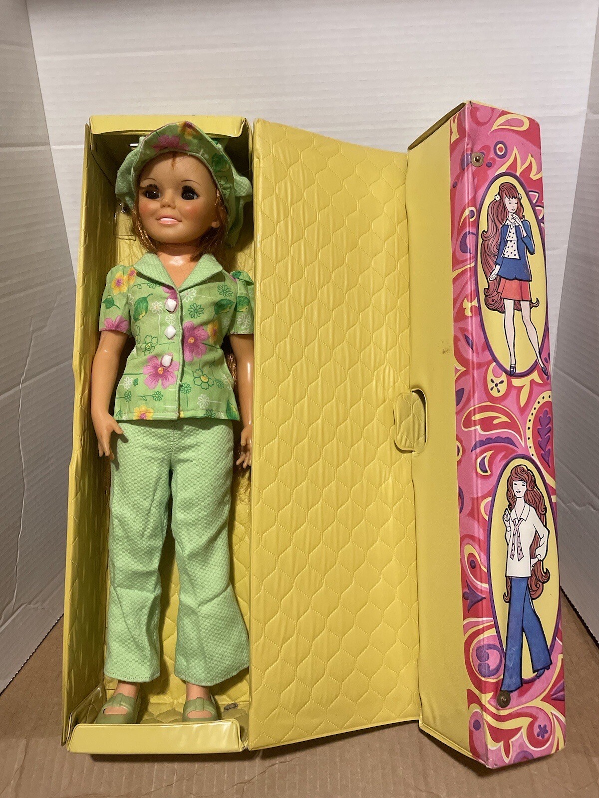 VINTAGE 1970’S IDEAL CRISSY DOLL IN FULL OUTFIT WITH FASHION TOTE