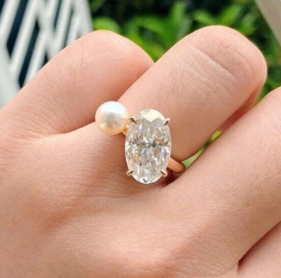 Ariana Grande's Oval Cut 3. Ct Moissanite & Pearl Toi Et Moi Ring In 925 Silver