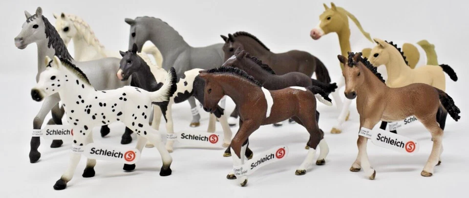Lotto Schleich Horse Club con 11 diversi cavalli Trakehner, arabi. Germania - Immagine 2 di 4