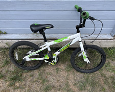 Apollo force kids BMX Bike 1-Speed White/Green/Black with Pegs & Reflectors