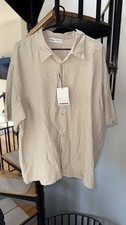 Bershka Men s Relaxed Fit Button Down Short S...