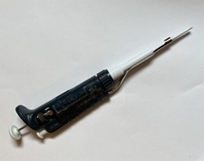 Gilson pipetman P20 adjustable micropipette for laboratory use