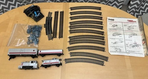 VINTAGE Tyco 1985 Transformers Electric Train and Battle Set-Incomplete
