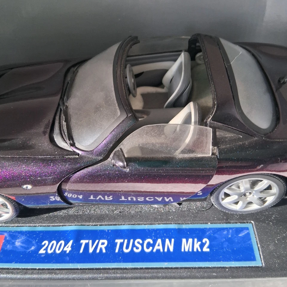 Sun Star 2004 TVR Tuscan MK2 Model Car Reflex Green 1/18 Chameleon Paint Ref MT2 - Image 4 of 4