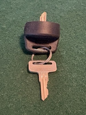 JLG Scherenhebebühne usw. 2 Originalschlüssel 9901 einer mit Gummiabdeckung