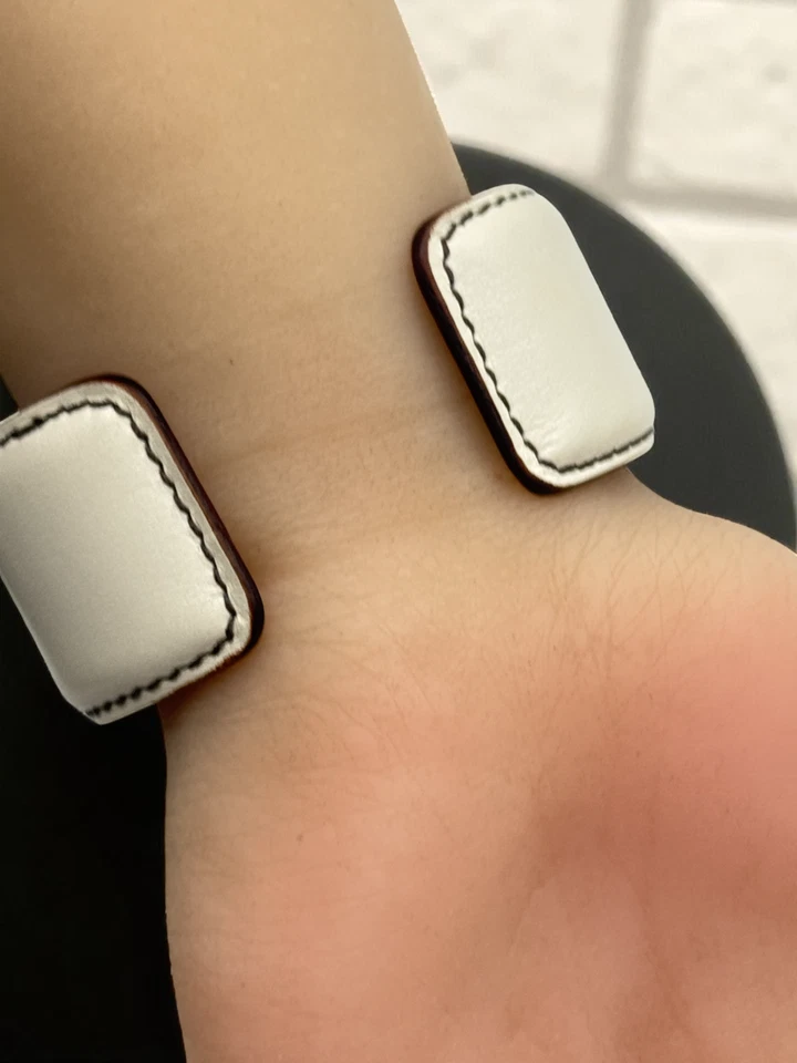 Brazalete Coach Vintage Hueso Antiguo Cuero Blanco Cubierta Resorte Metal Italia Foto 4 de 4