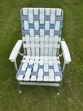 HIGH BACK FOLDING ALUMINUM WEBBED LAWN CHAIR, WHITE, BLUE STRIPES, PLASTIC ARMS