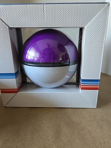 Pokémon X and Y Puzzle Tin Master Ball Tin - Picture 2 of 4