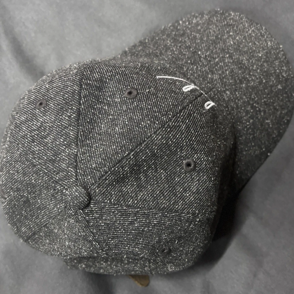 Gorra HUF Gris Tweed/Lana Escritura Logo Cuero Correa Foto 3 de 4
