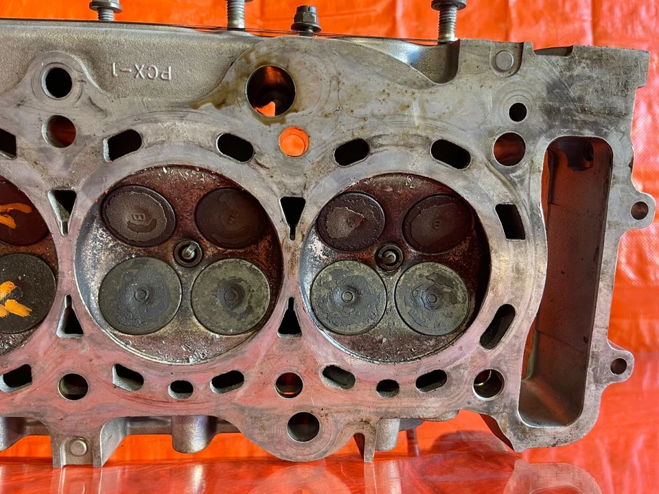 00-05 HONDA S2000 F22C1 F20C1  CYLINDER HEAD - 🤷‍♂️CORE🤷‍♂️  - 💥DAMAGED💥 OEM - Image 4 of 4