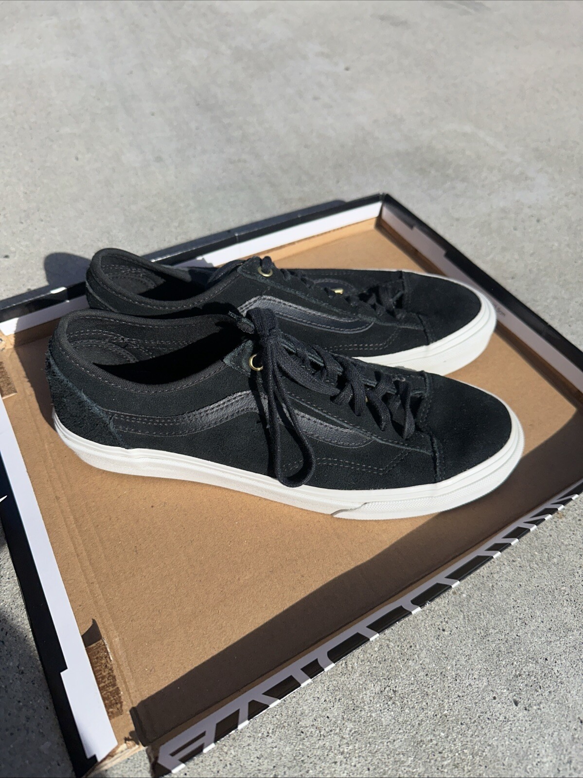 Black vans size 7.5 women’s excellent condition