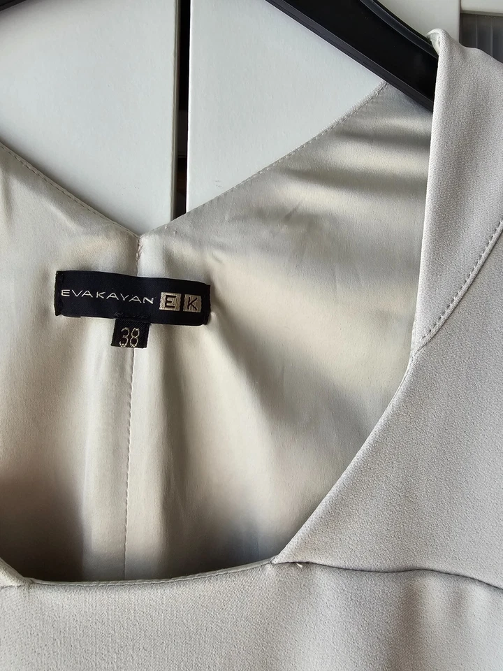 EVA KAYAN Robe droite chic originale blanc crème sans manche Taille 38 - Photo 4/4