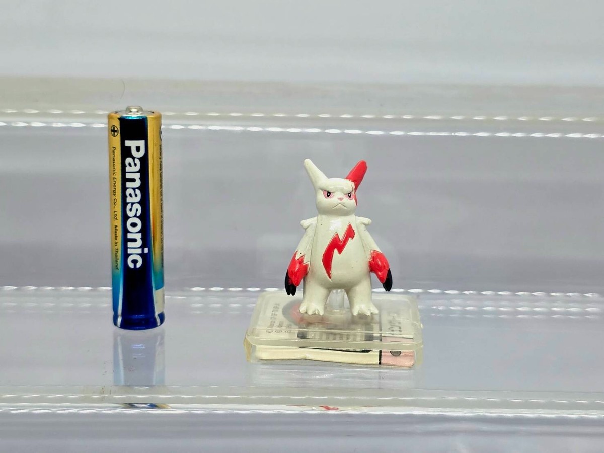 Zangoose Pokemon Full Color Advance Figure Gashapon Bandai 2004