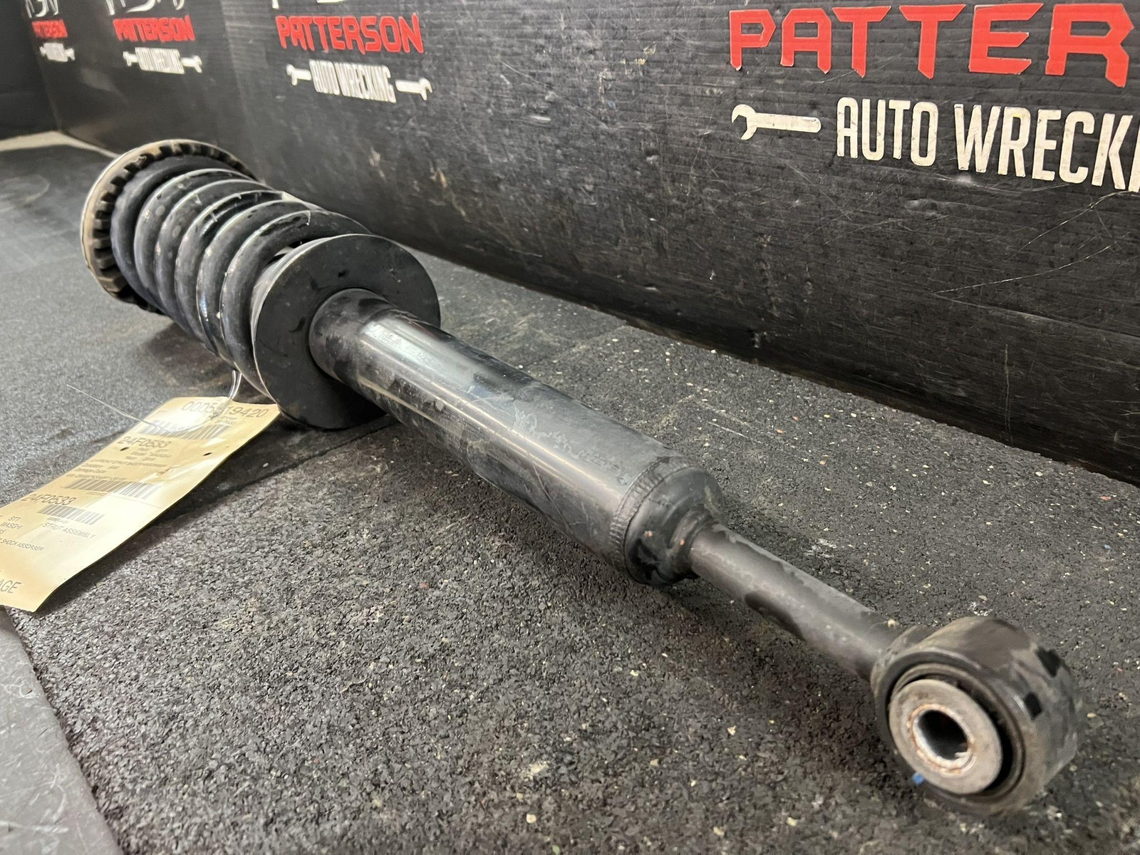 14-17 MASERATI GHIBLI FRONT DRIVER LEFT LH STRUT SHOCK ABSORBER 06700088960