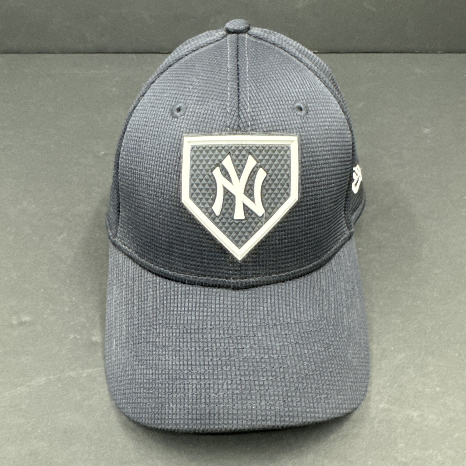 New York Yankees On Field Hat Cap New Era 39Thirty Blue with White Base