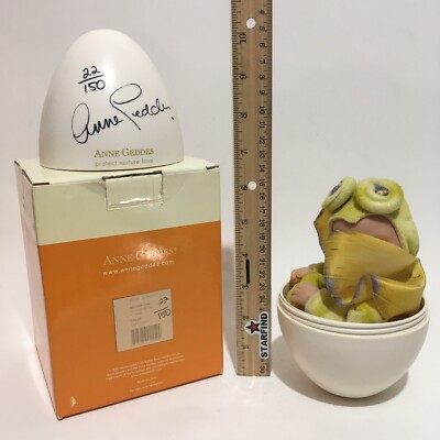 Anne Geddes Newborn Baby Butterfly Doll Light Green Egg 2007 SIGNED 9  Plush SEE