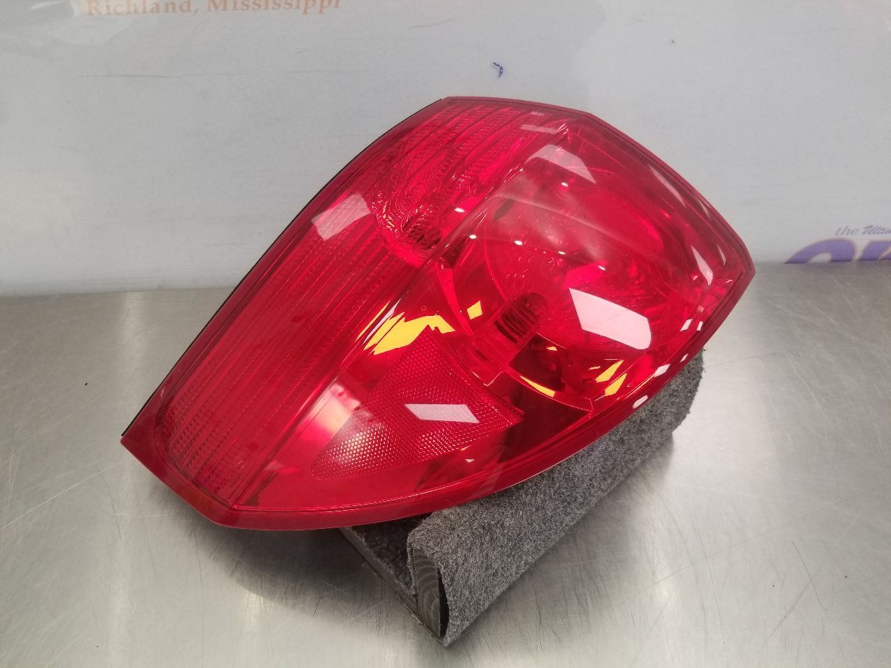 08 TOYOTA SIENNA LE TAIL LIGHT LAMP LEFT DRIVER 