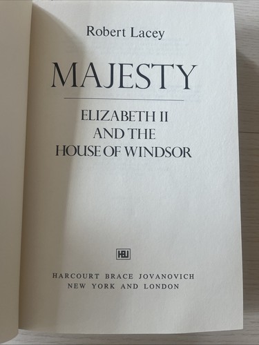 Majesty Elizabeth II the house of windsor, Robert Lacey, 1977 First Edition - Picture 4 of 10