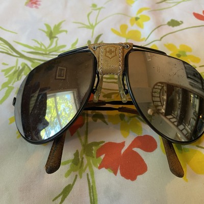 Vintage 1990s Swiss Army Brand 4000 Aviator Sunglasses W/Leather