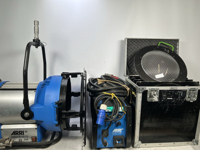 ARRI Arrisun HMI PAR Licht 2.5/4EB 25/40 4000W Blau